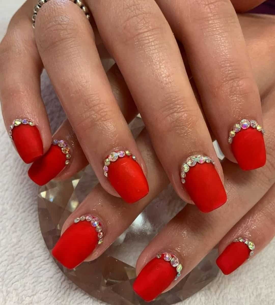 Image of Elegant Red Velvet with Pearly Base