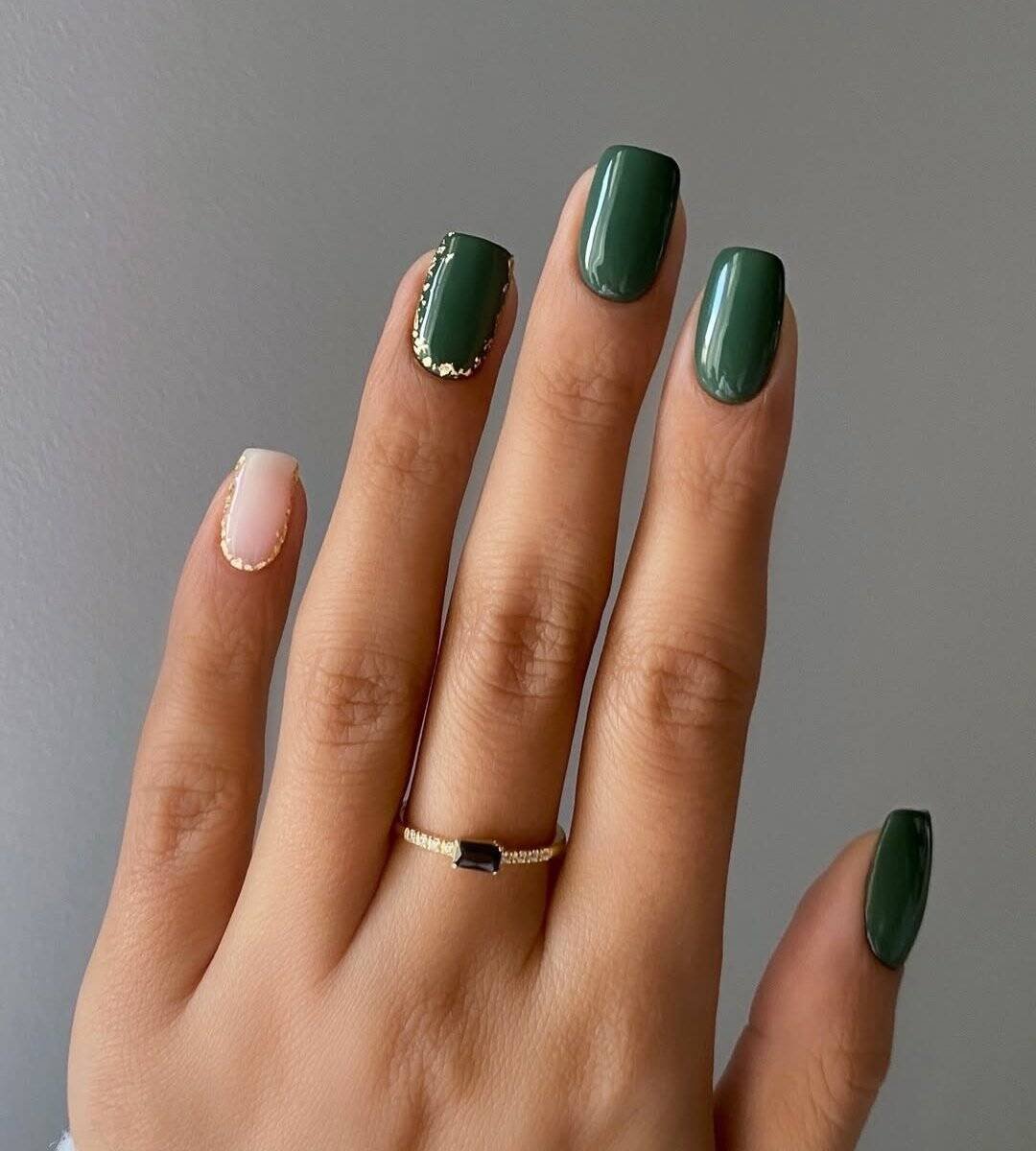 Image of Green & Glitter Accents Nails