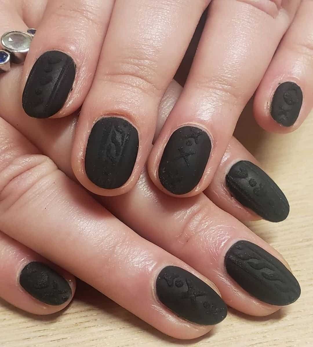 Stunning Short Black Sweater Matte Nails